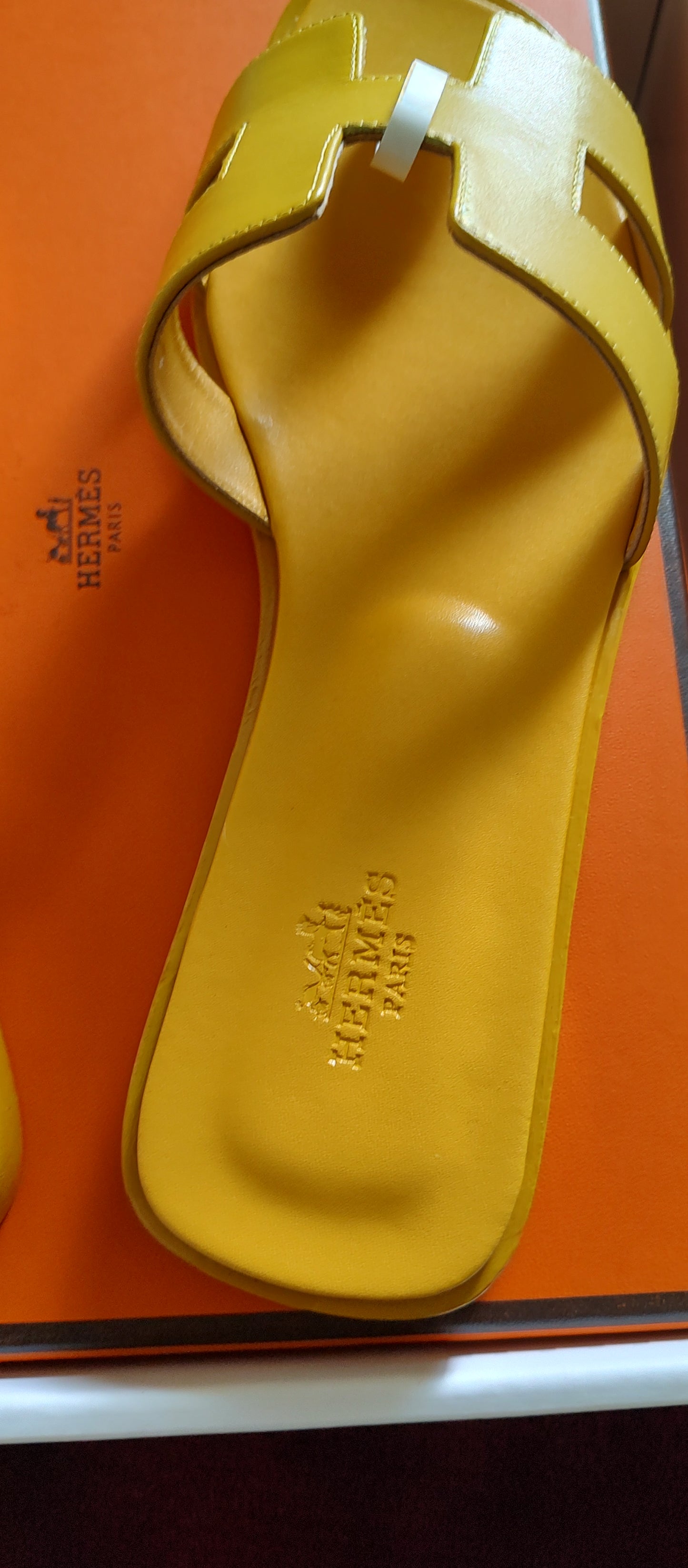 Hermès Oran Sandal in Yellow EU Size 40 US size 10