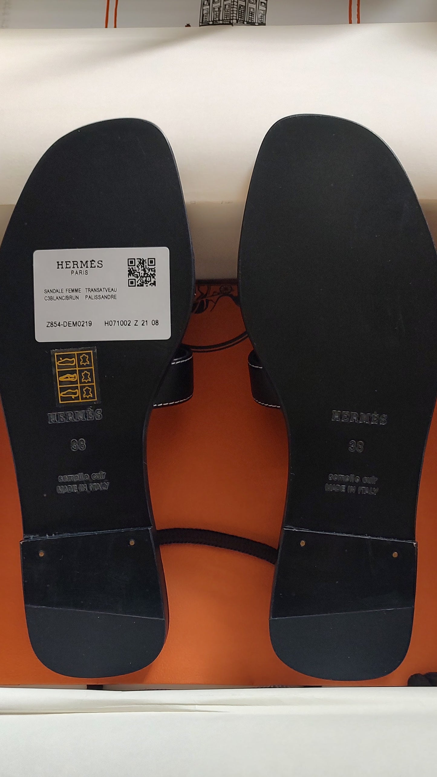 Hermès Oran Sandal in Black EU Size 38 US size 7.5
