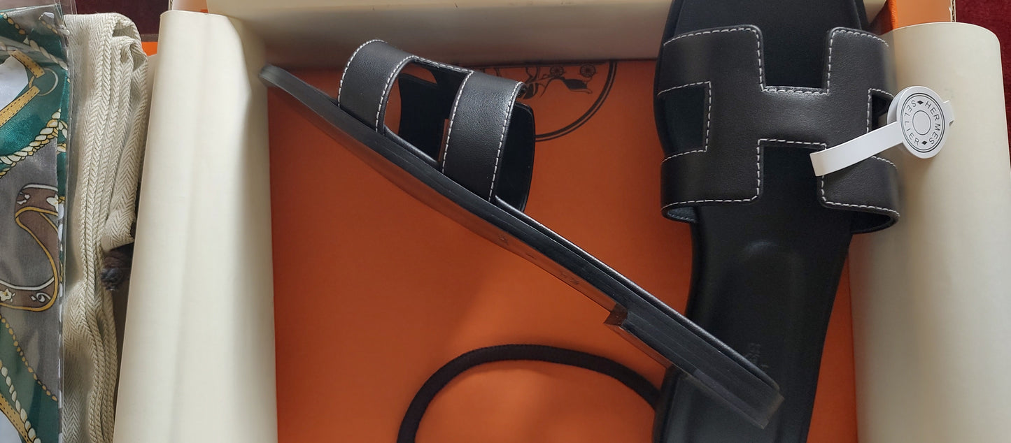 Hermès Oran Sandal in Black EU Size 38 US size 7.5